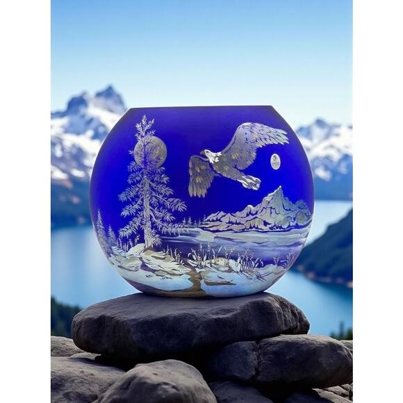 Fenton Favrene Freedom Soars Vase-Connoisseur-Robin Spindler-Eagle Scene-Cobalt - Picture 1 of 10